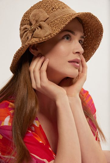 Kapelusz damski z kokardą