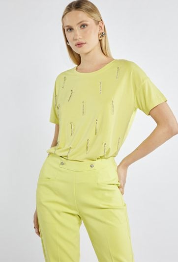 T-shirt z aplikacjami