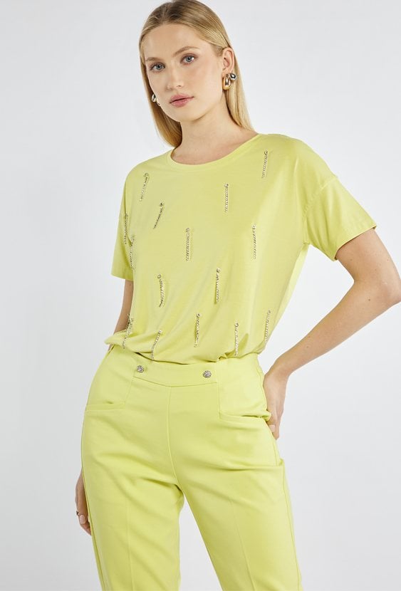 T-shirt z aplikacjami