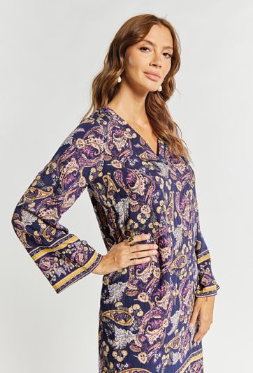 Wzorzysta sukienka o luźnym fasonie