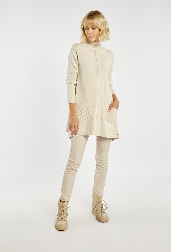 Długi sweter z półgolfem