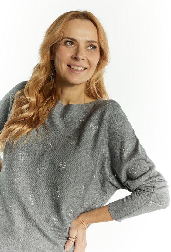 Sweter damski z dżetami w kształcie serduszek