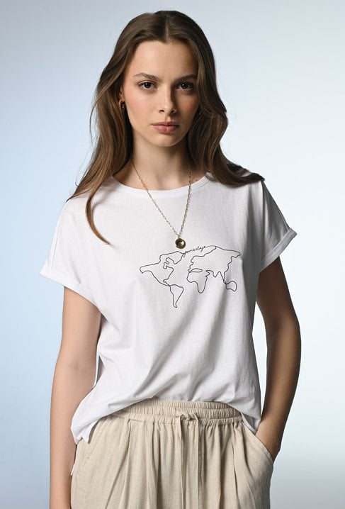 Biały t-shirt z linarną grafiką
