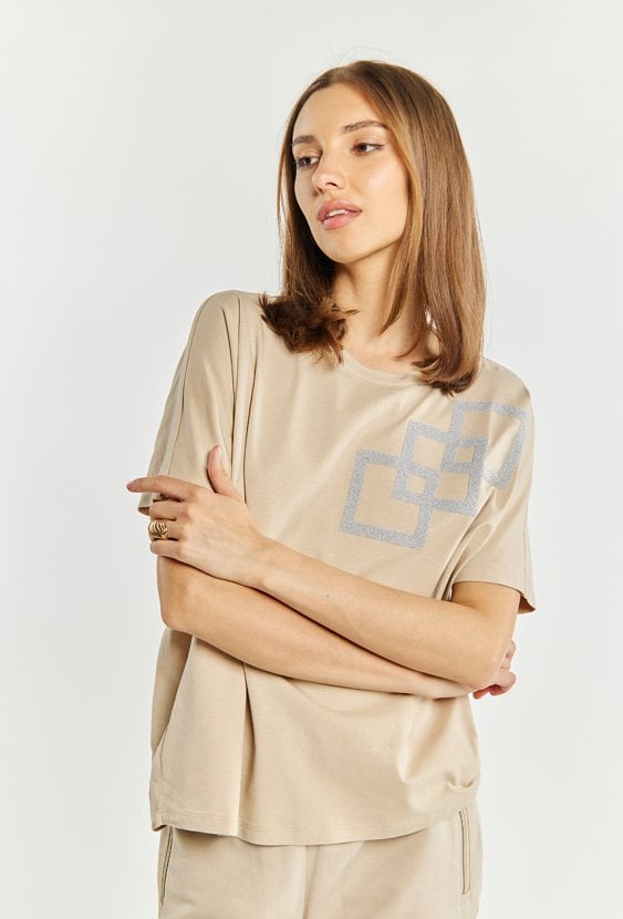 T-shirt damski o luźnym fasonie