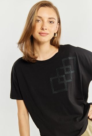 T-shirt damski o luźnym fasonie