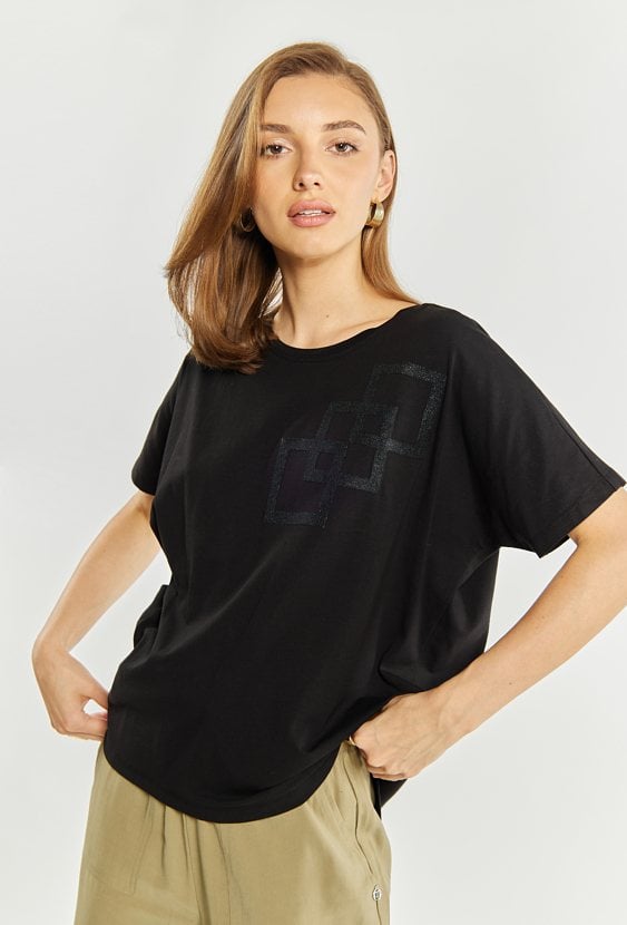 T-shirt damski o luźnym fasonie