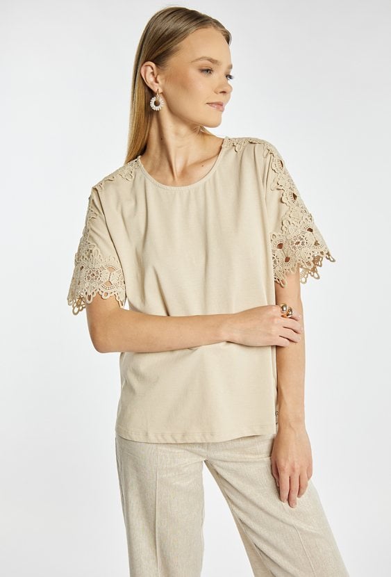 Bluzka z koronkowymi rękawami