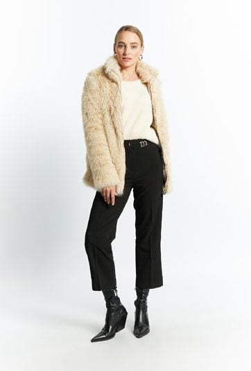 Kurtka ze sztucznego futerka