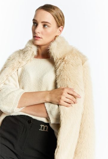 Kurtka ze sztucznego futerka