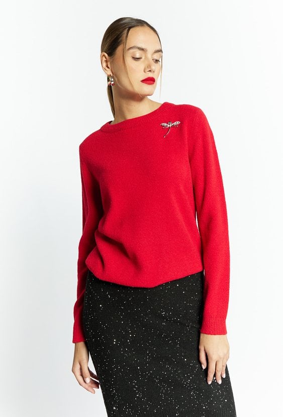 Sweter damski z agrafką