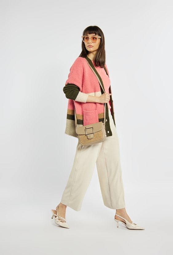 Mała torebka typu koszyk