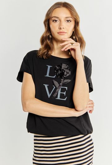 T-shirt z kwiatem 3D