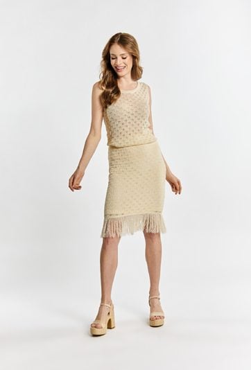 Ażurowa spódnica z frędzlami