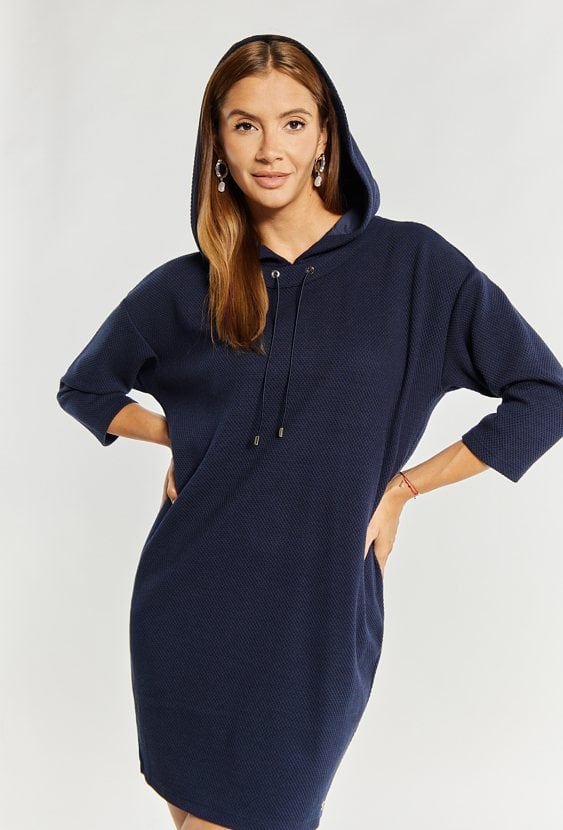 Casualowa sukienka z kapturem