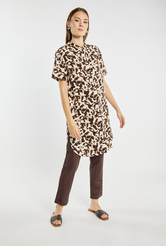 Dłuższa koszula z wzorem