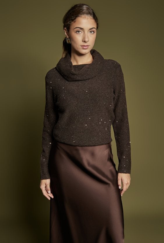 Sweter z luźnym golfem