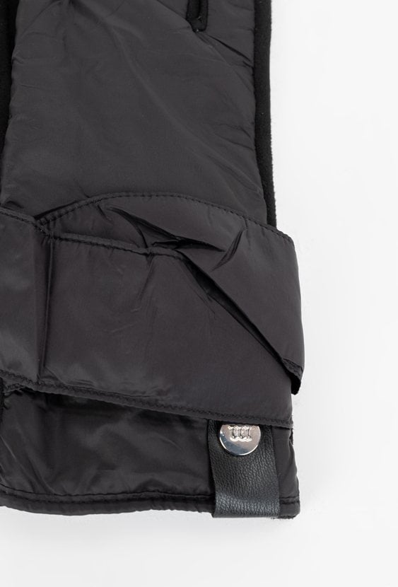 Rękawiczki z ciekawą aplikacją