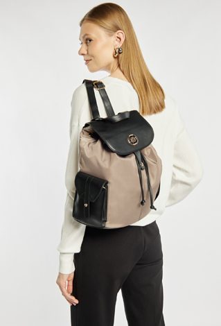 Tekstylny plecak z klapą