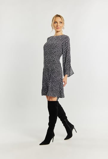 Elegancka sukienka z wzorem