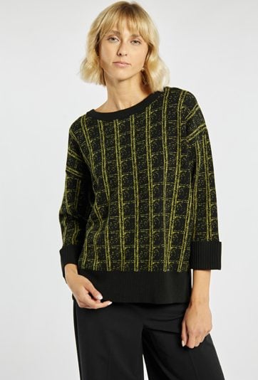 Sweter z wyrazistym wzorem