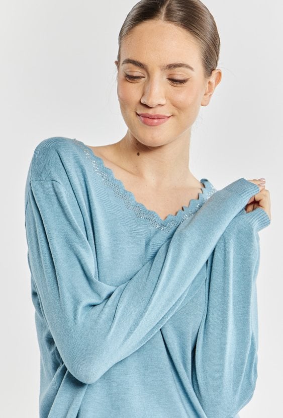 Sweter damski z dżetowym dekoltem