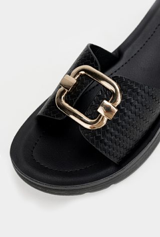 Klapki na grubej podeszwie