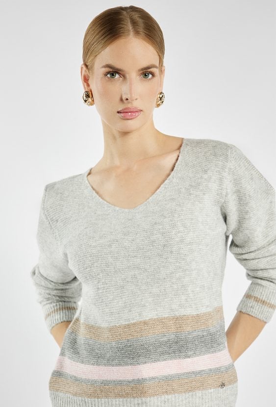 Klasyczny sweter z wiskozą