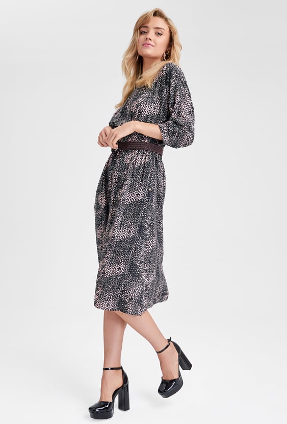 Wiskozowa sukienka w kwiaty