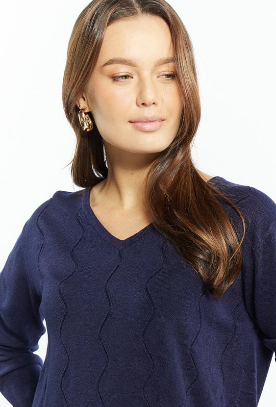 Wiskozowy sweter w serek