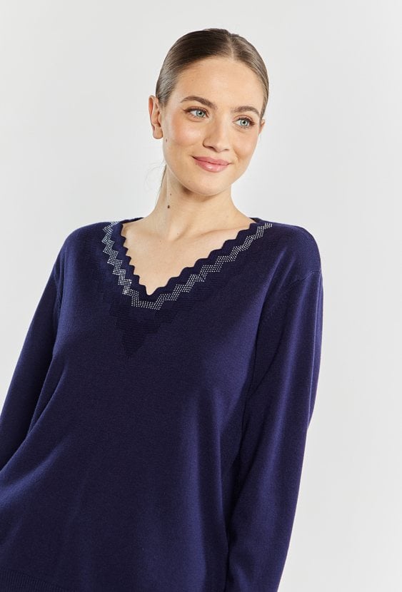 Sweter damski z dżetowym dekoltem