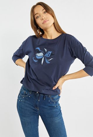 T-shirt damski z haftowanym wzorem