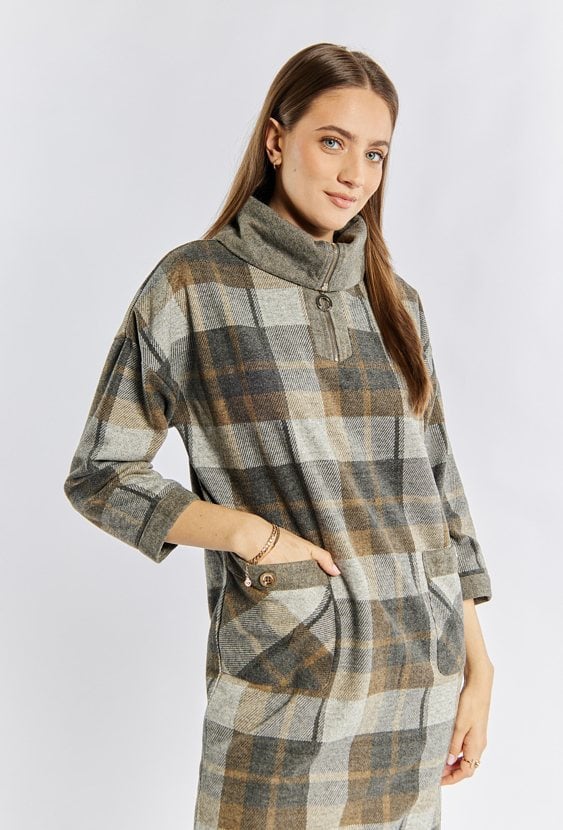 Sukienka damska z wyższym dekoltem