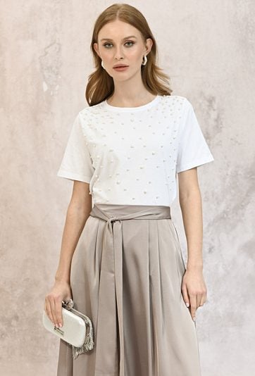 Biały T-shirt z perłami