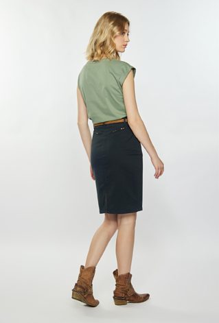 Materiałowa spódnica z paskiem