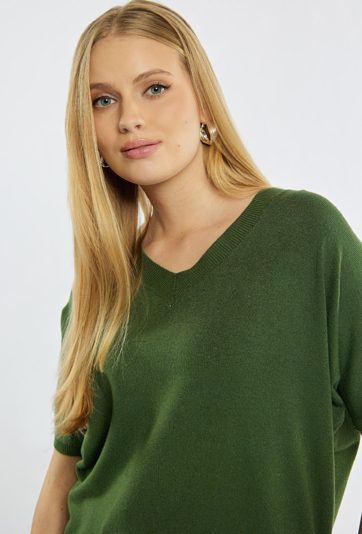 Sweter z dekoltem w serek