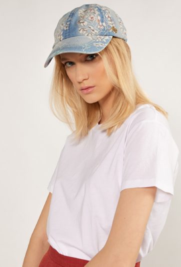 Czapka damska z daszkiem w kwiaty