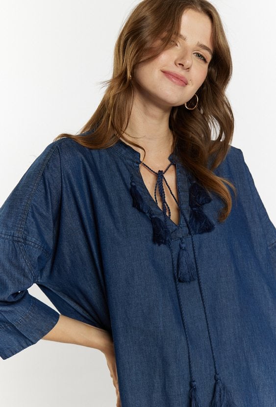 Jeansowa sukienka z kieszeniami