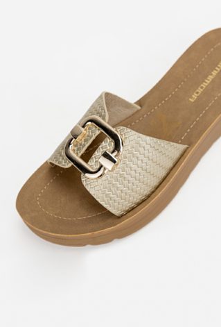 Klapki na grubej podeszwie