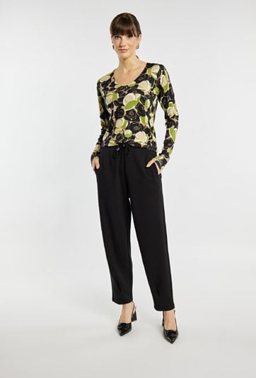 Sweter z subtelnym wzorem