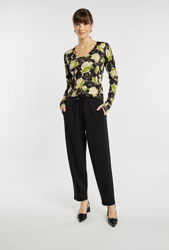 Sweter z subtelnym wzorem