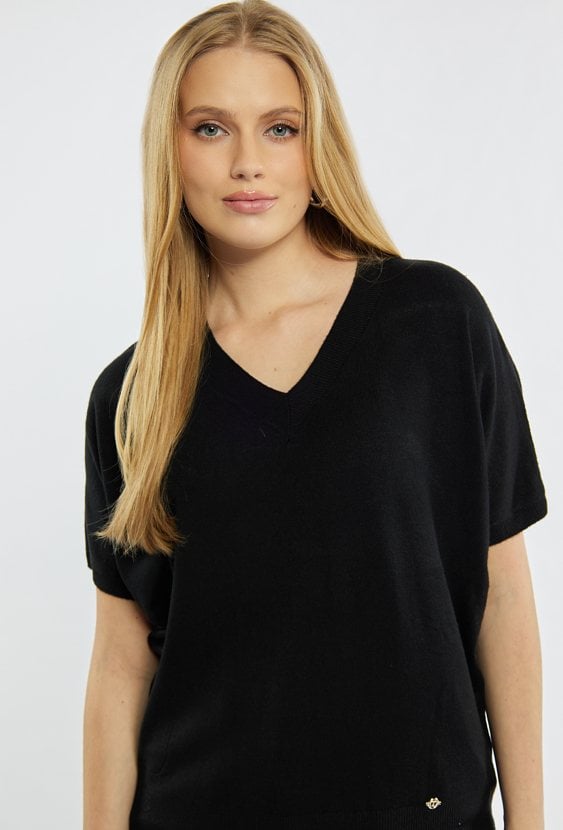 Sweter z dekoltem w serek