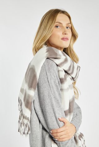 Stylowy szalik z frędzlami