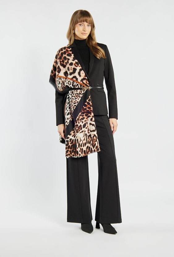 Szalik z panterkowym wzorem