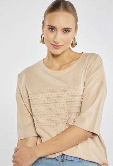 T-shirt z koralikami