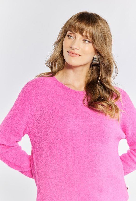 Sweter z połyskującą nicią