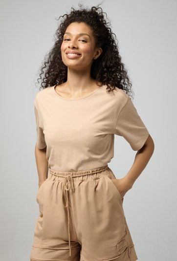 T-shirt z wiązaniem na plecach