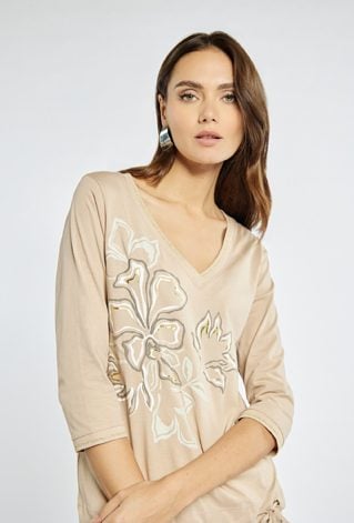 T-shirt z kwiatowym nadrukiem