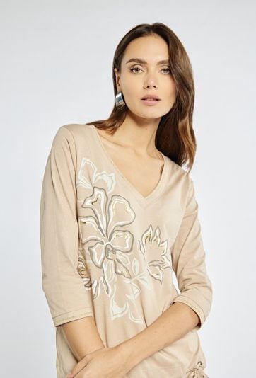 T-shirt z kwiatowym nadrukiem