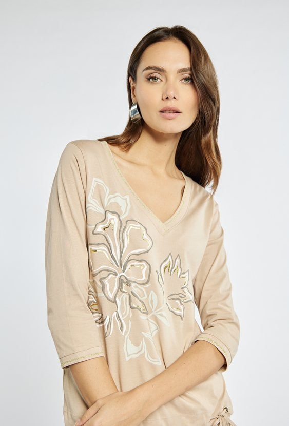 T-shirt z kwiatowym nadrukiem