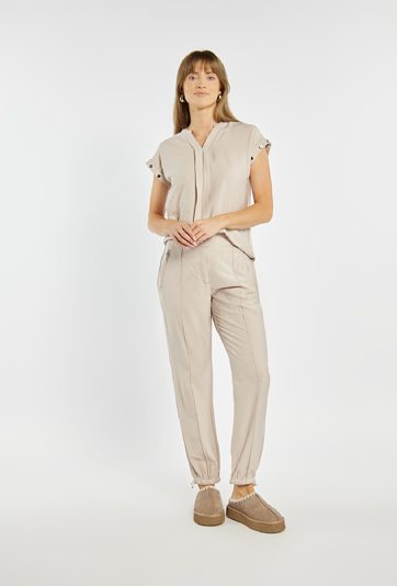 Spodnie o sportowo-casualowym stylu